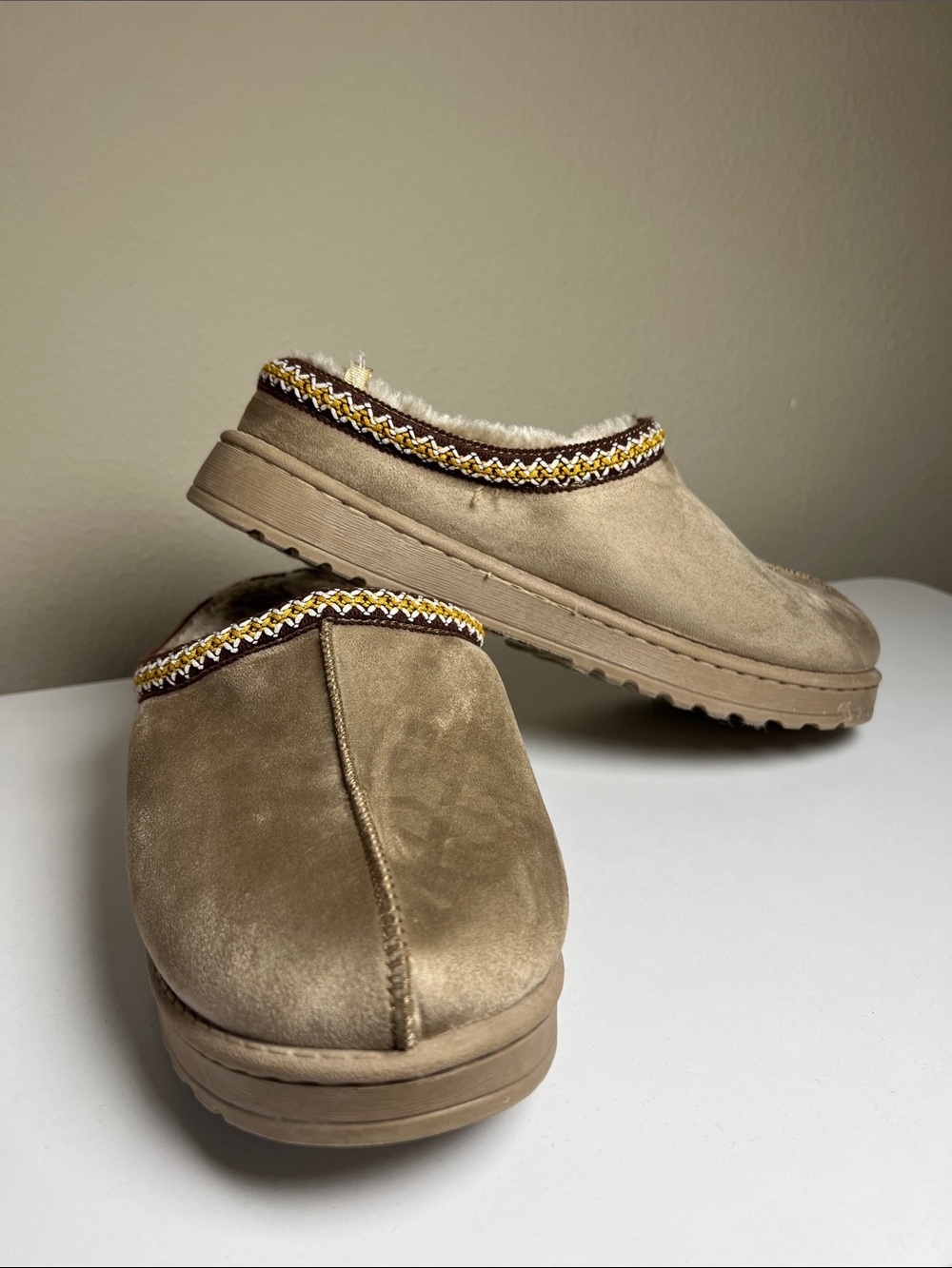 White Mountain Women's Cozy Slip-On Mule in Light Brown Decorative Trim Size 11 - Picture 2 of 5